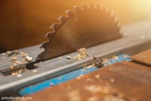 How to clean a circular saw
