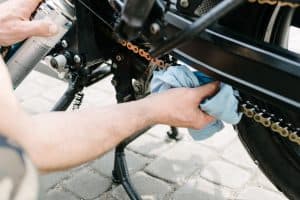 How to use WD-40 Motorbike Chain Wax
