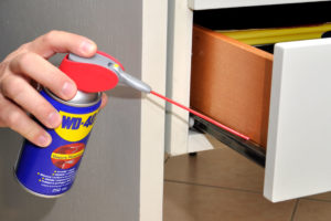 Drawer slides: how to lubricate them and keep them efficient