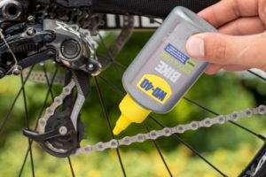 How to use WD-40 Bike Dry Lube on a chain