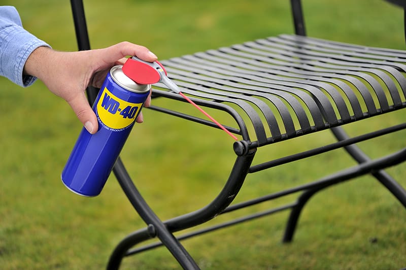 Gartenmöbel für den Sommer aufbereiten und pflegen