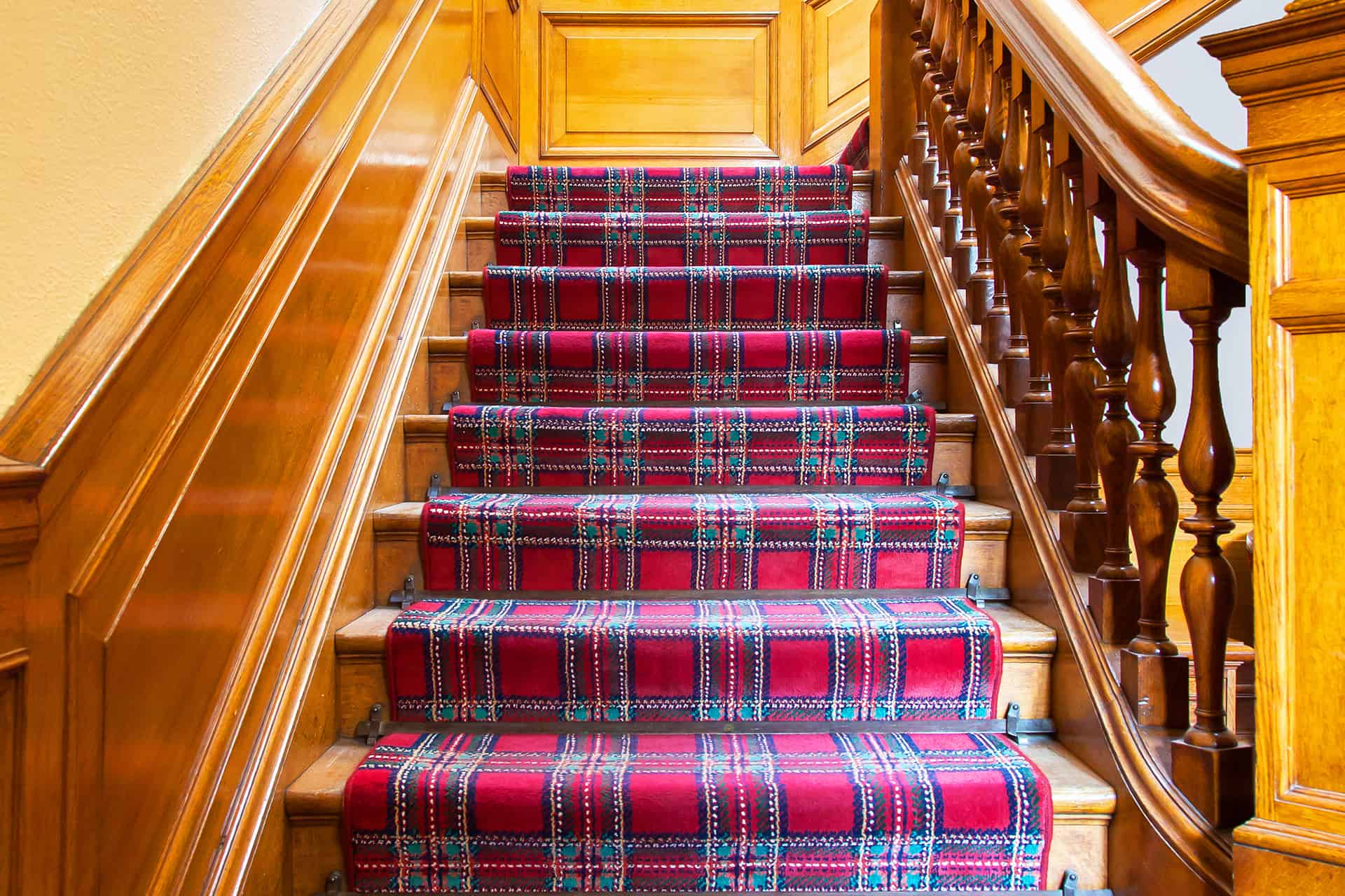 Installing an Indoor Stair Runner WD40 Canada