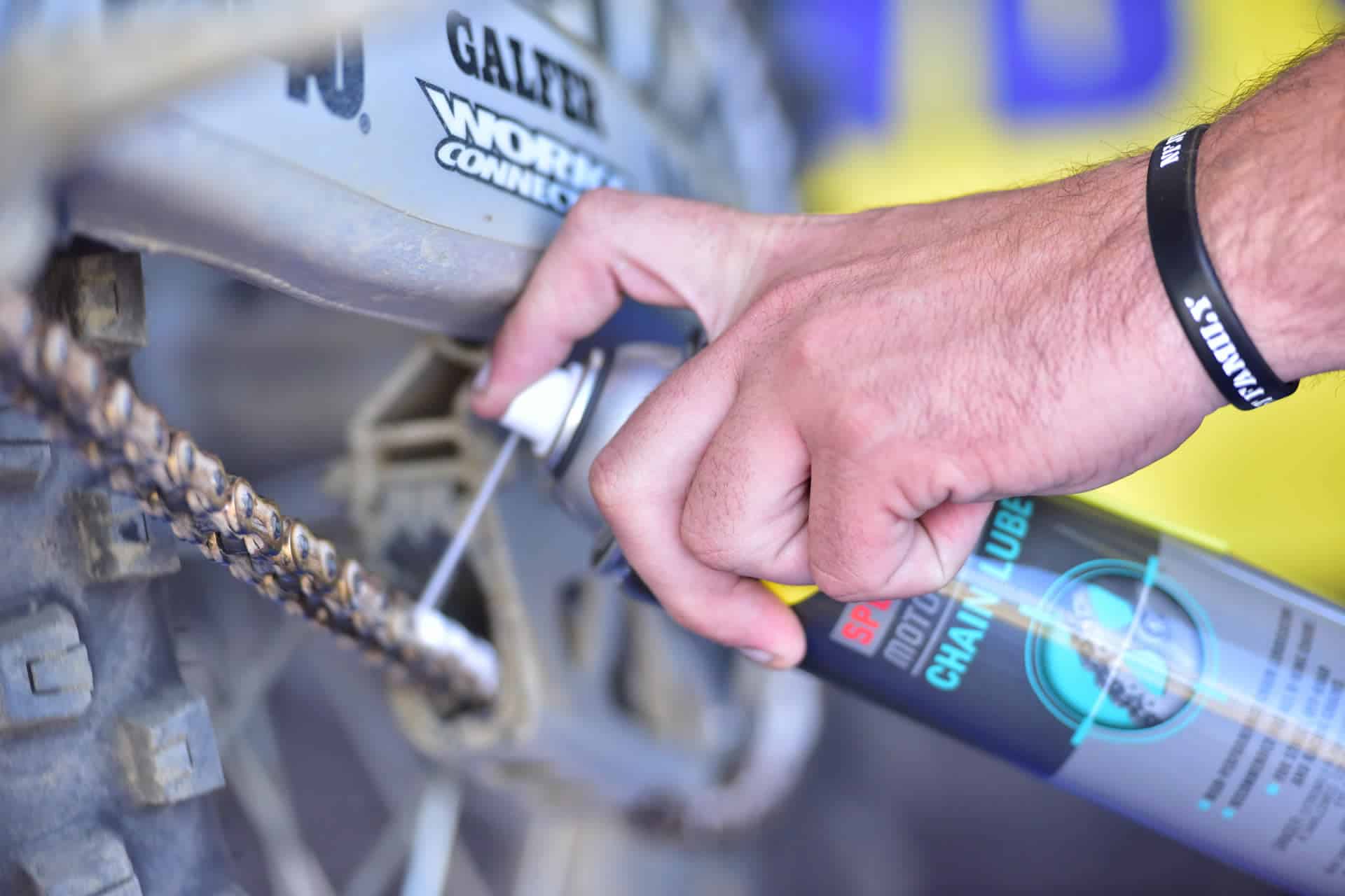 Wd 40 Specialist Motorbike Chain Cleaner Lube Bike Care Feature