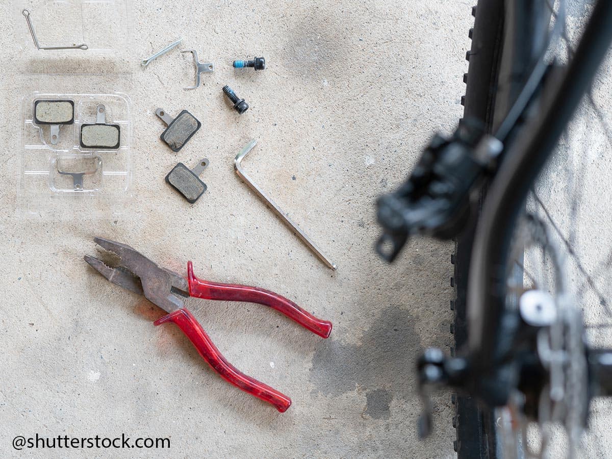 bike brake pad adjustment