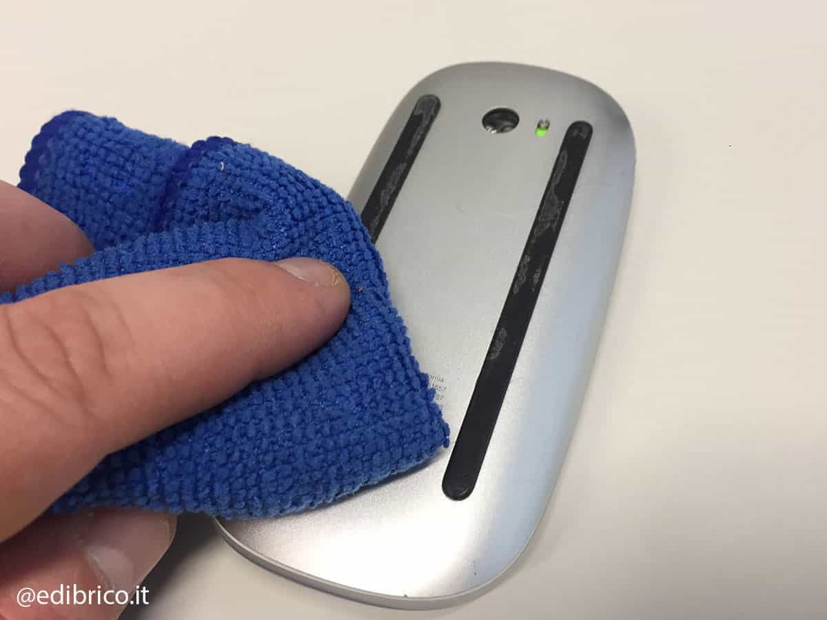 How To Clean Your Computer Keyboard & Screen WD40®