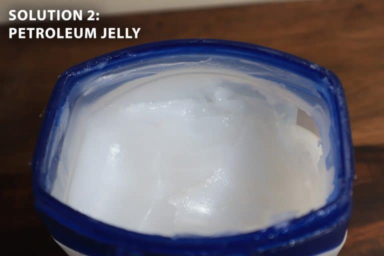 Simple ways to lubricate stuck zippers of all types WD40 India