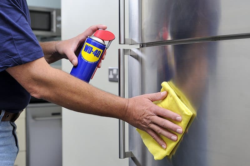 Como limpar inox manchado